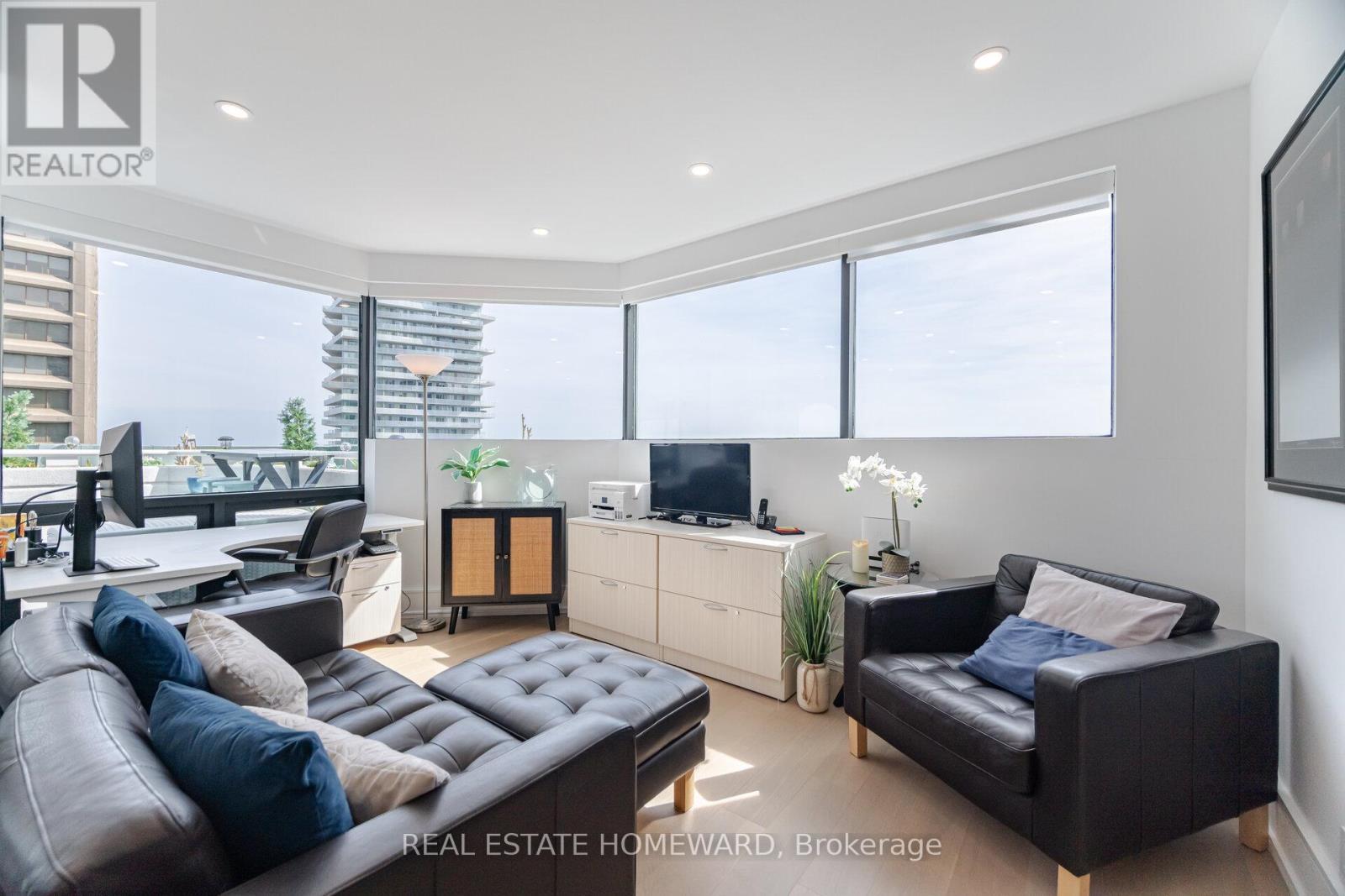 Den/home office - Ph2 - 10 Queens Quay W, Toronto, ON - Indoor