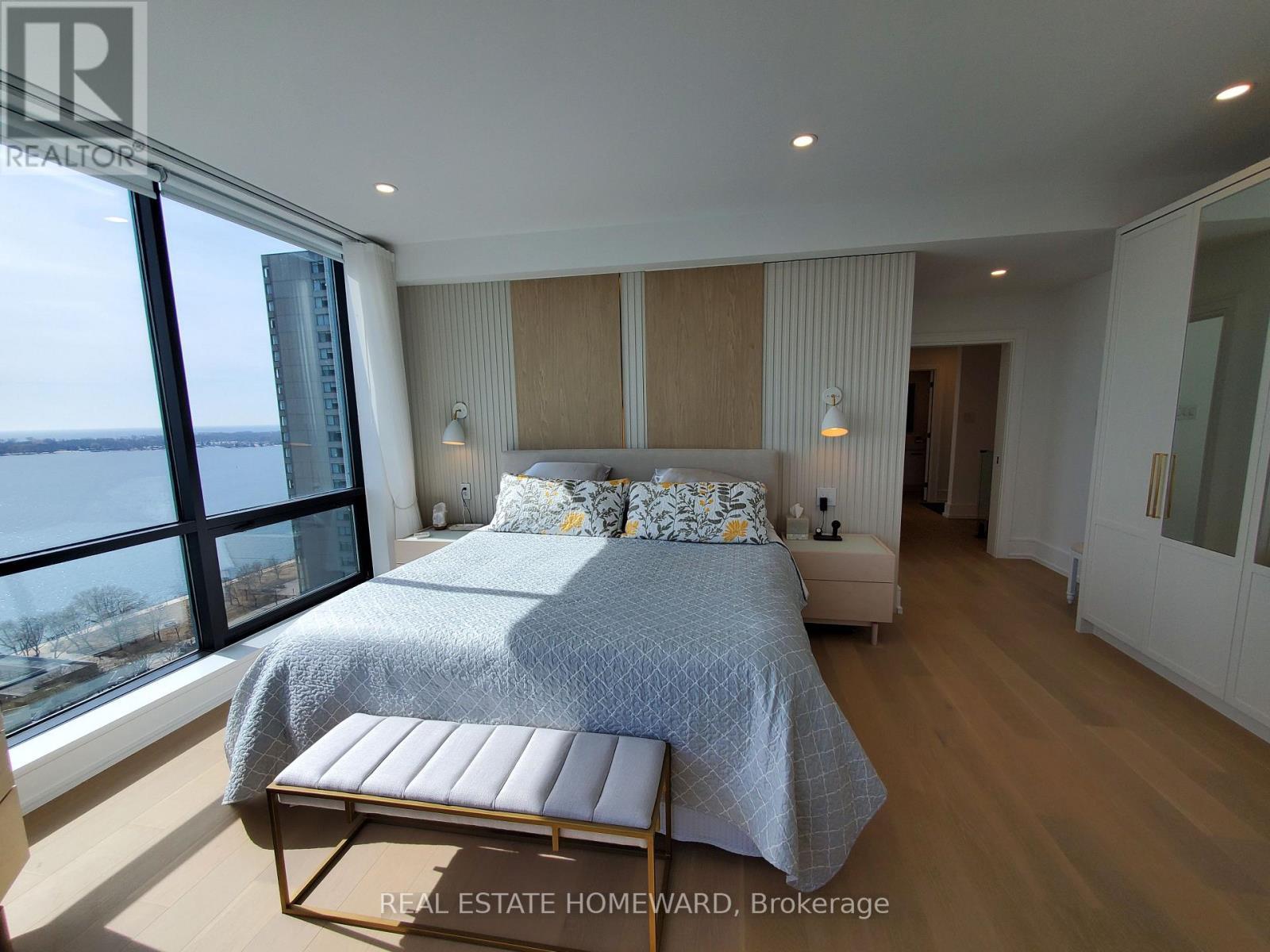 Ph2 - 10 Queens Quay W, Toronto, ON - Indoor Photo Showing Bedroom