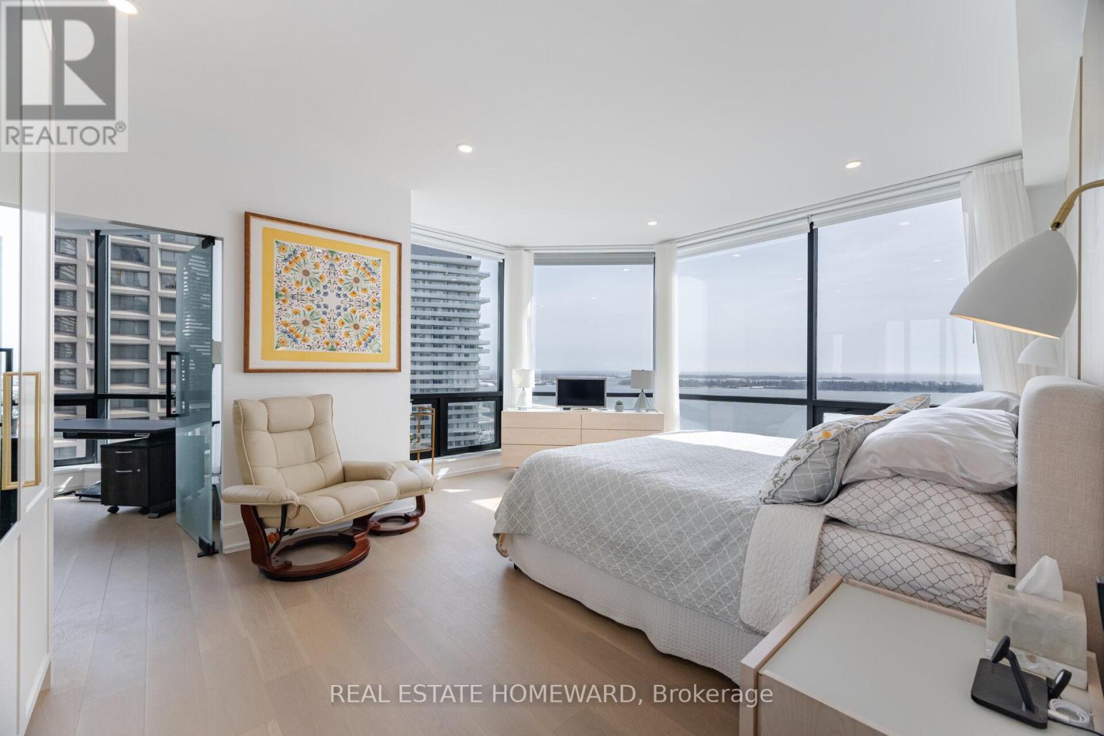 Ph2 - 10 Queens Quay W, Toronto, ON - Indoor Photo Showing Bedroom