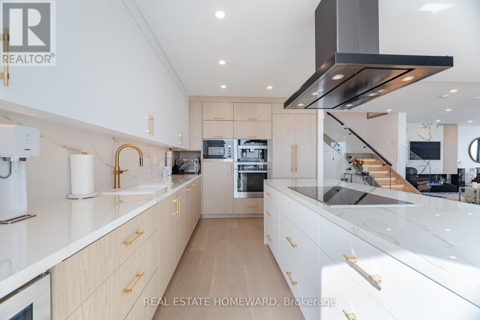 Ph2 - 10 Queens Quay W, Toronto, ON - Indoor Photo Showing Kitchen