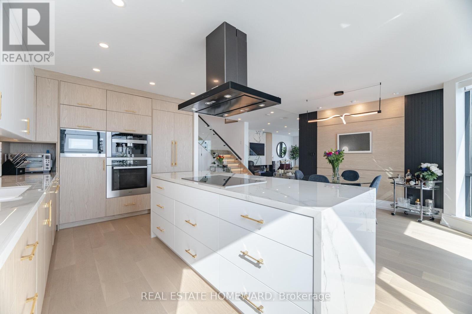 Ph2 - 10 Queens Quay W, Toronto, ON - Indoor Photo Showing Kitchen