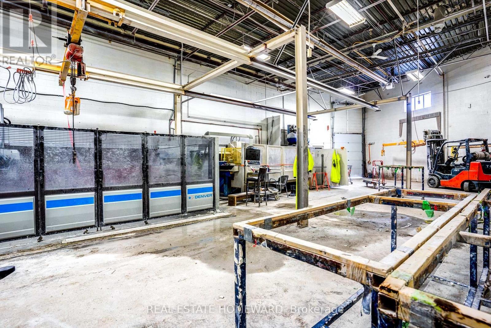 Unit 3 - 170 Bovaird Drive W, Brampton, ON