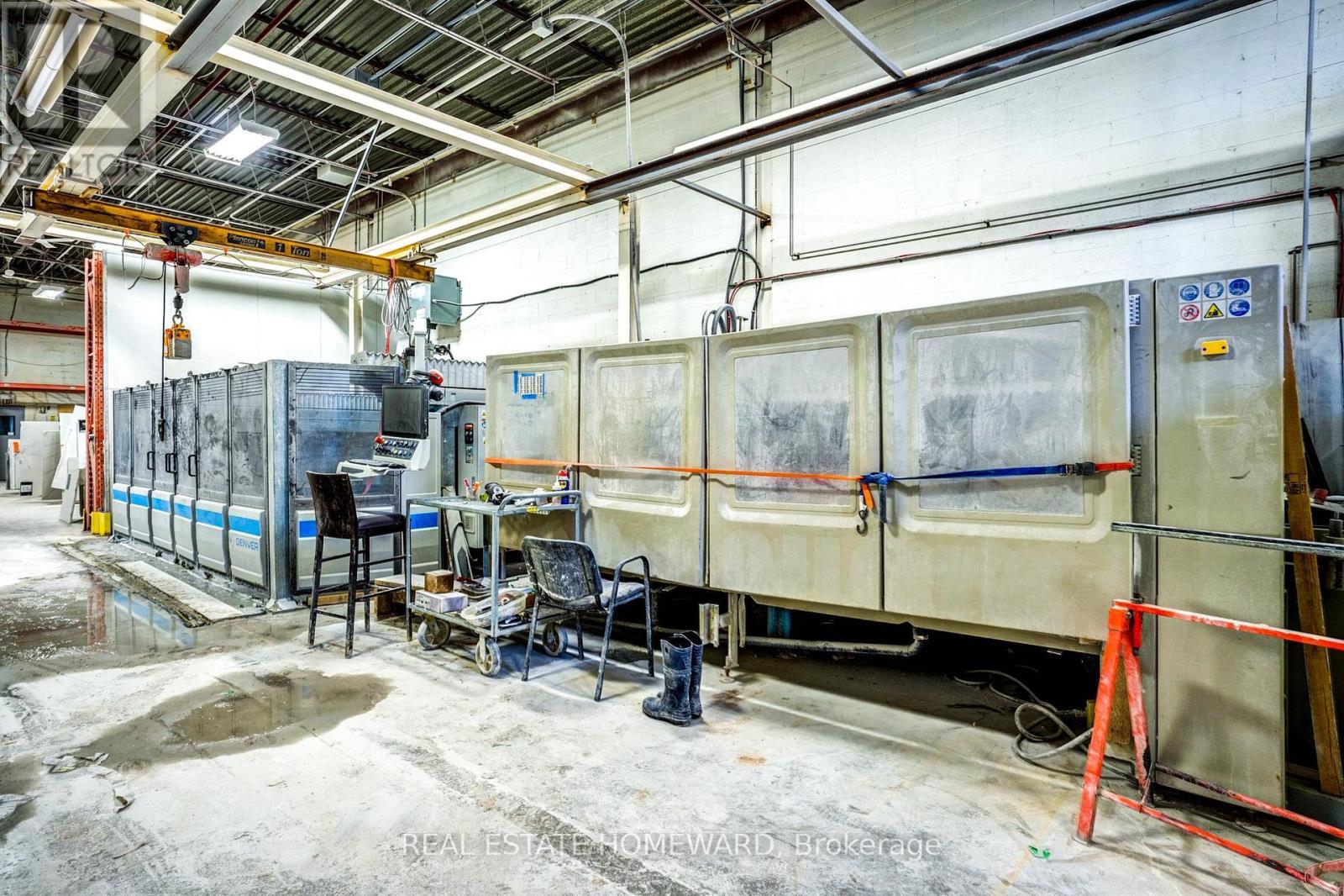 Unit 3 - 170 Bovaird Drive W, Brampton, ON