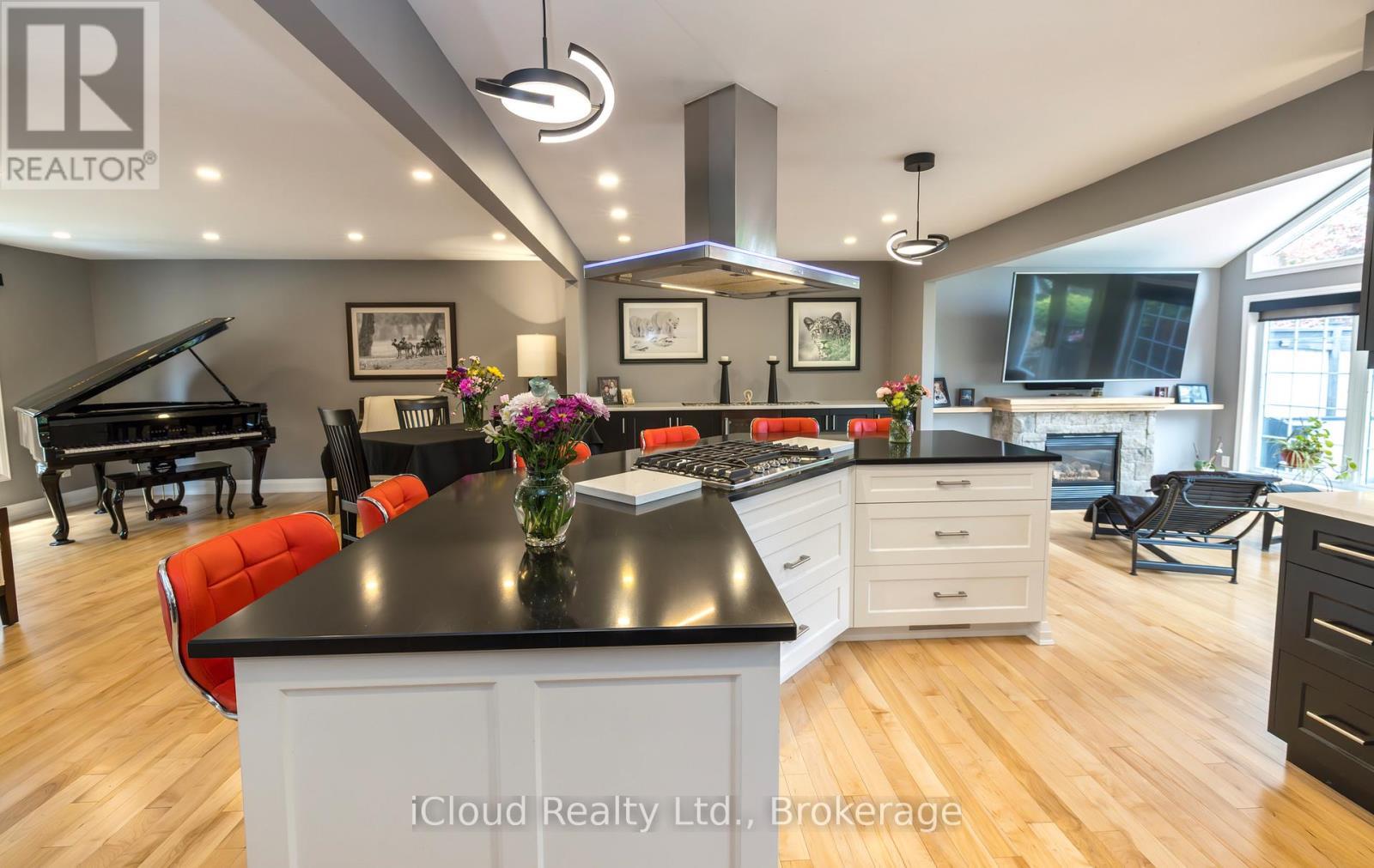 2183 Sandringham Drive, Burlington, ON - Indoor