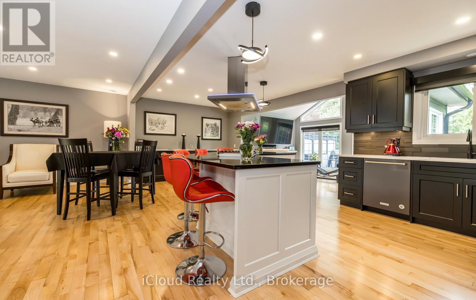 2183 Sandringham Drive, Burlington, ON - Indoor
