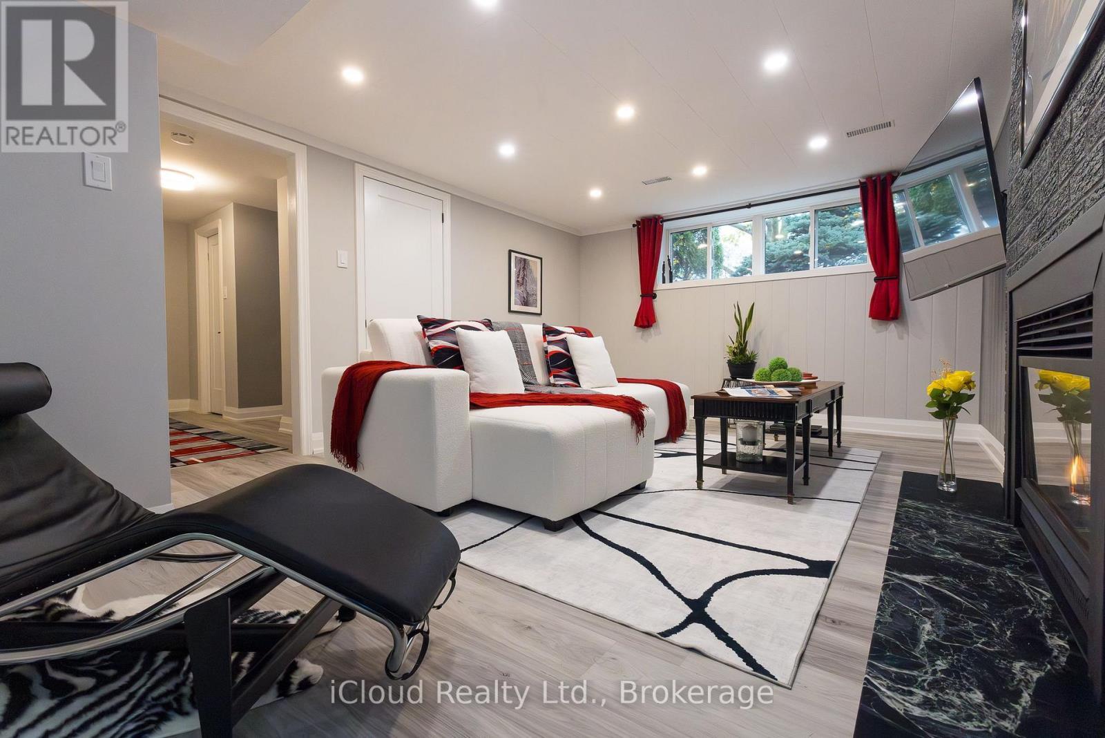 2183 Sandringham Drive, Burlington, ON - Indoor Photo Showing Bathroom