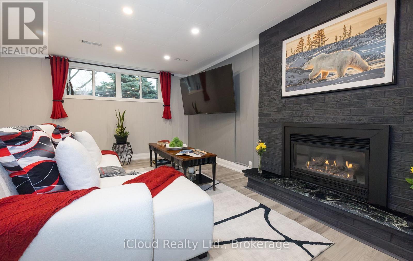 2183 Sandringham Drive, Burlington, ON - Indoor