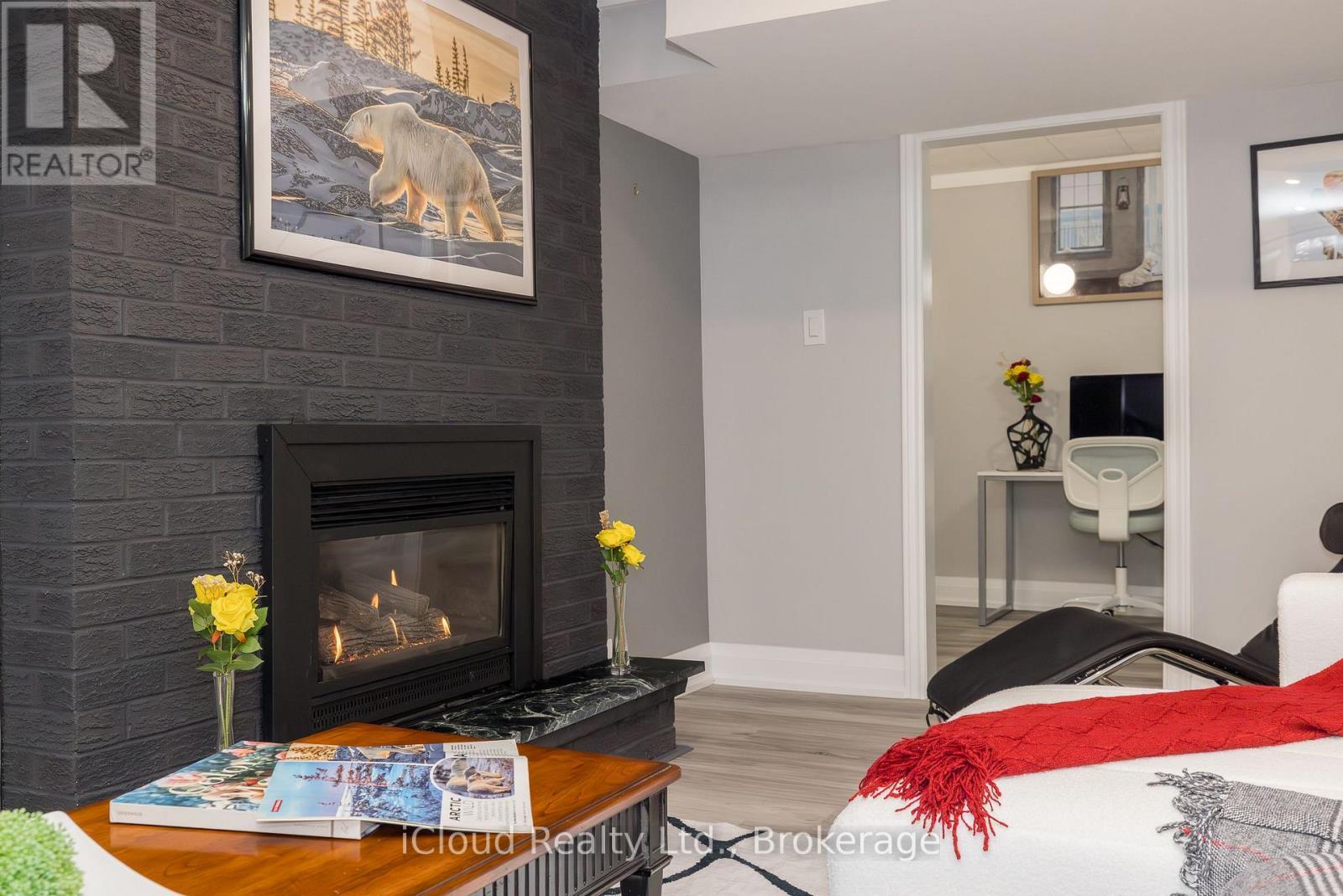 2183 Sandringham Drive, Burlington, ON - Indoor