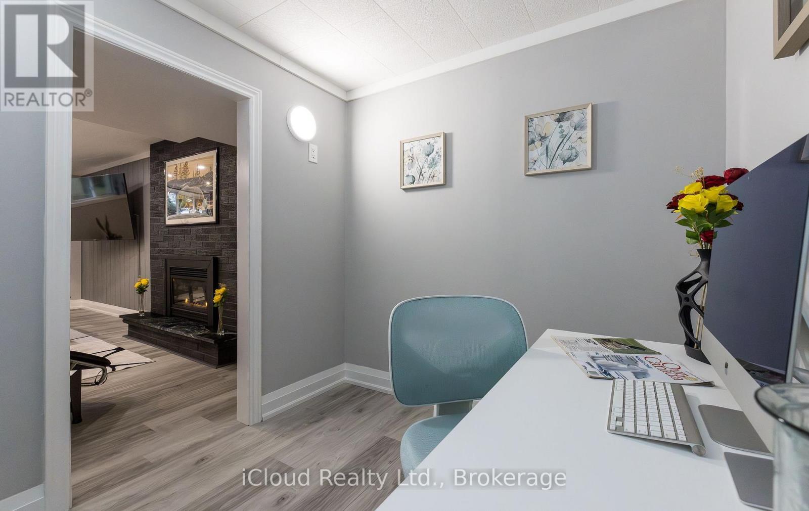 2183 Sandringham Drive, Burlington, ON - Indoor Photo Showing Garage