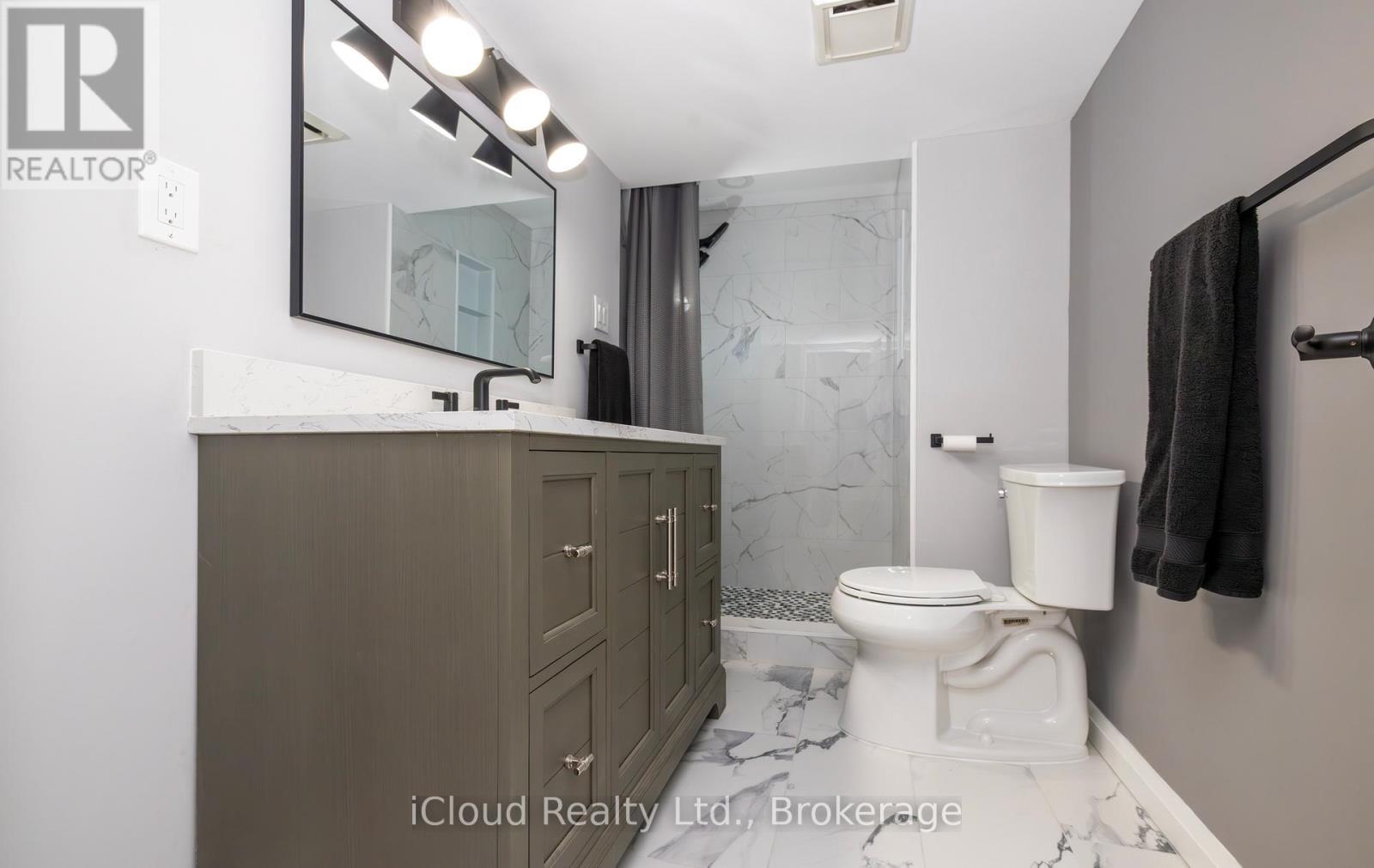 2183 Sandringham Drive, Burlington, ON - Outdoor With Deck Patio Veranda