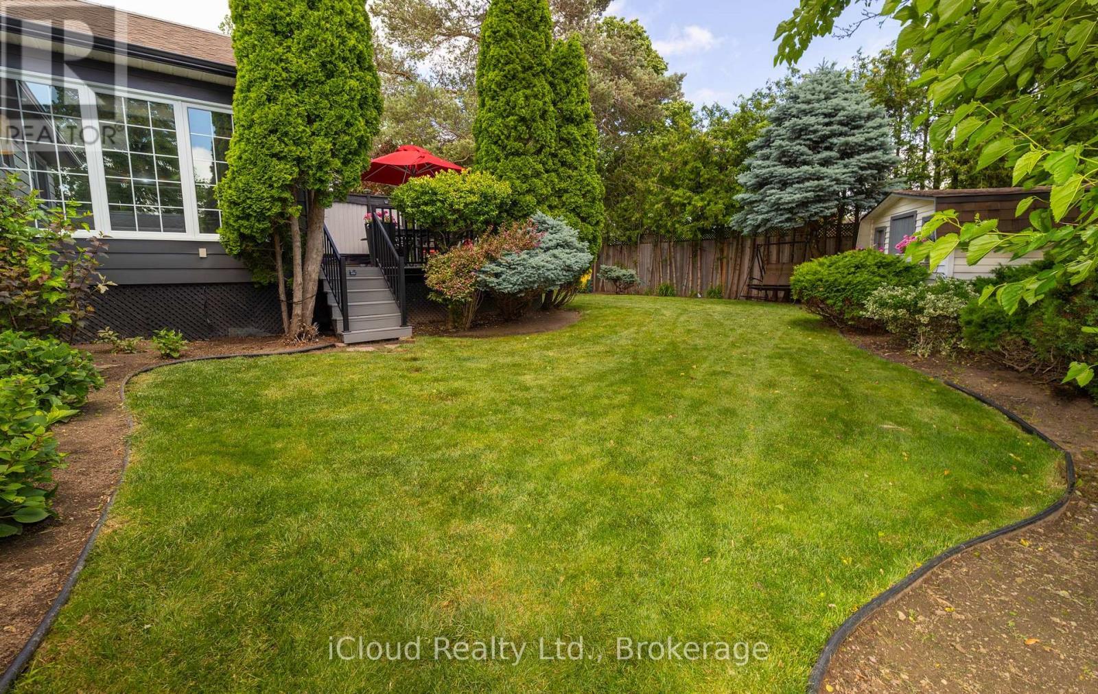 2183 Sandringham Drive, Burlington, ON - Outdoor With Deck Patio Veranda With Exterior