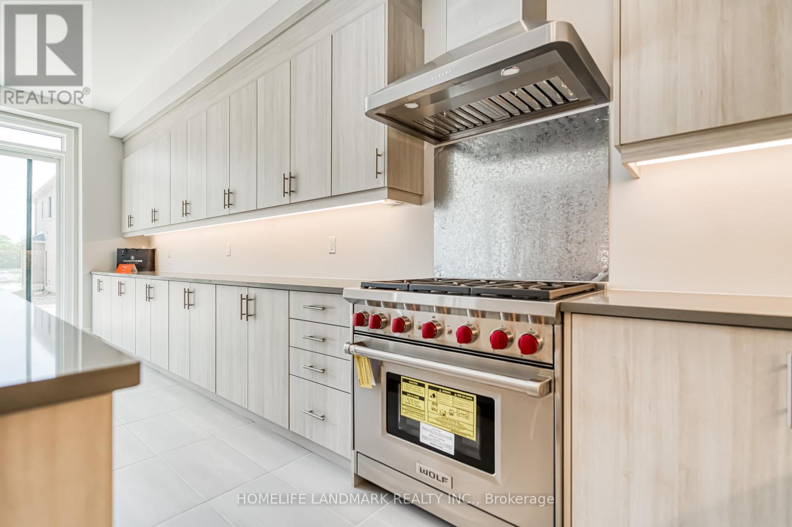 160 Winthrop Crescent, Vaughan, ON - Indoor Photo Showing Kitchen