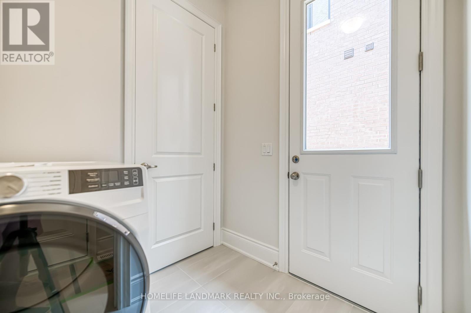 160 Winthrop Crescent, Vaughan, ON - Indoor Photo Showing Laundry Room