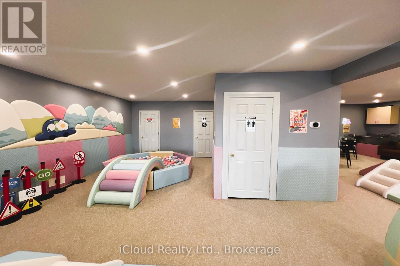 105 Holland Street E, Bradford West Gwillimbury, ON