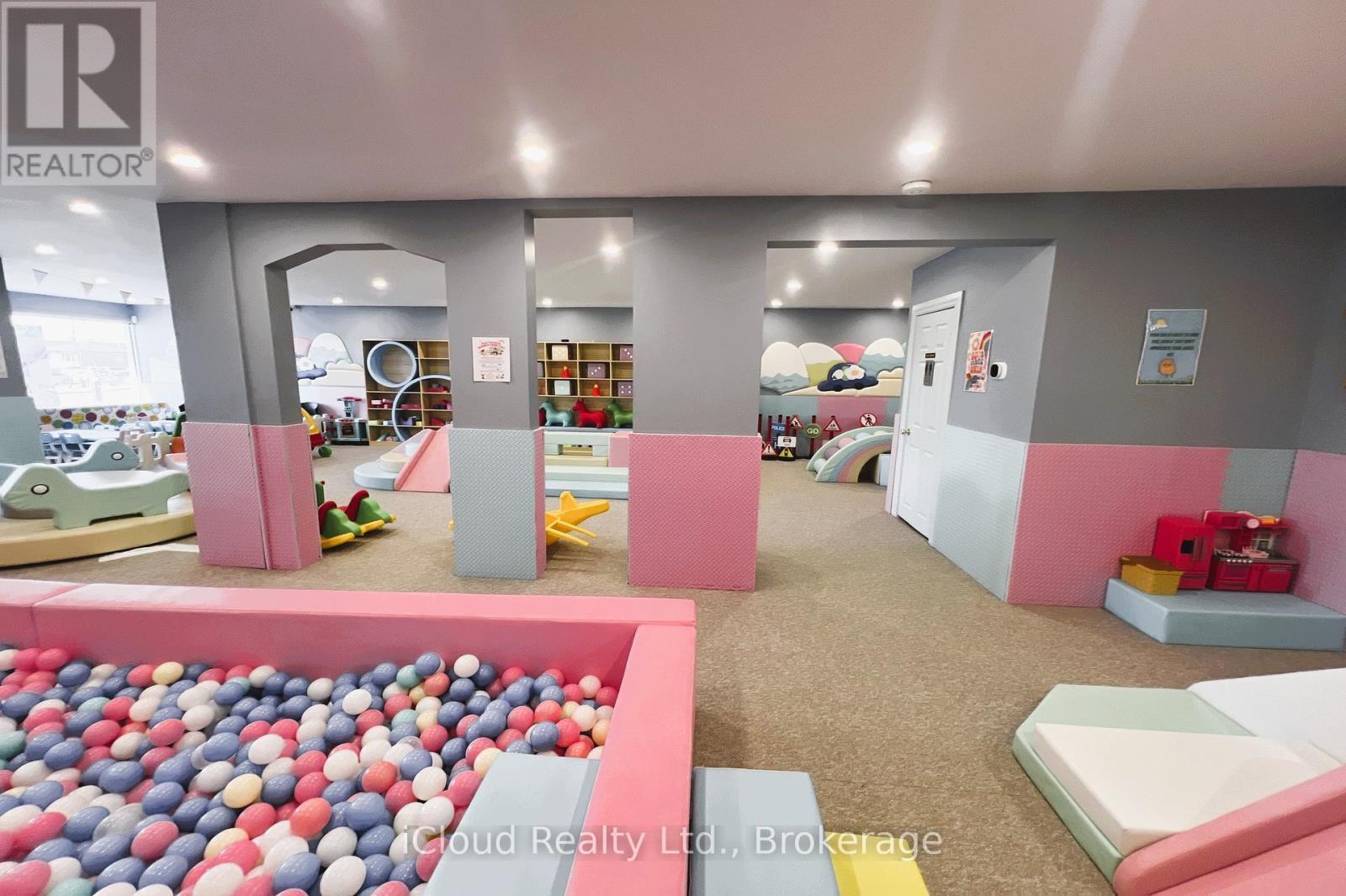 105 Holland Street E, Bradford West Gwillimbury, ON