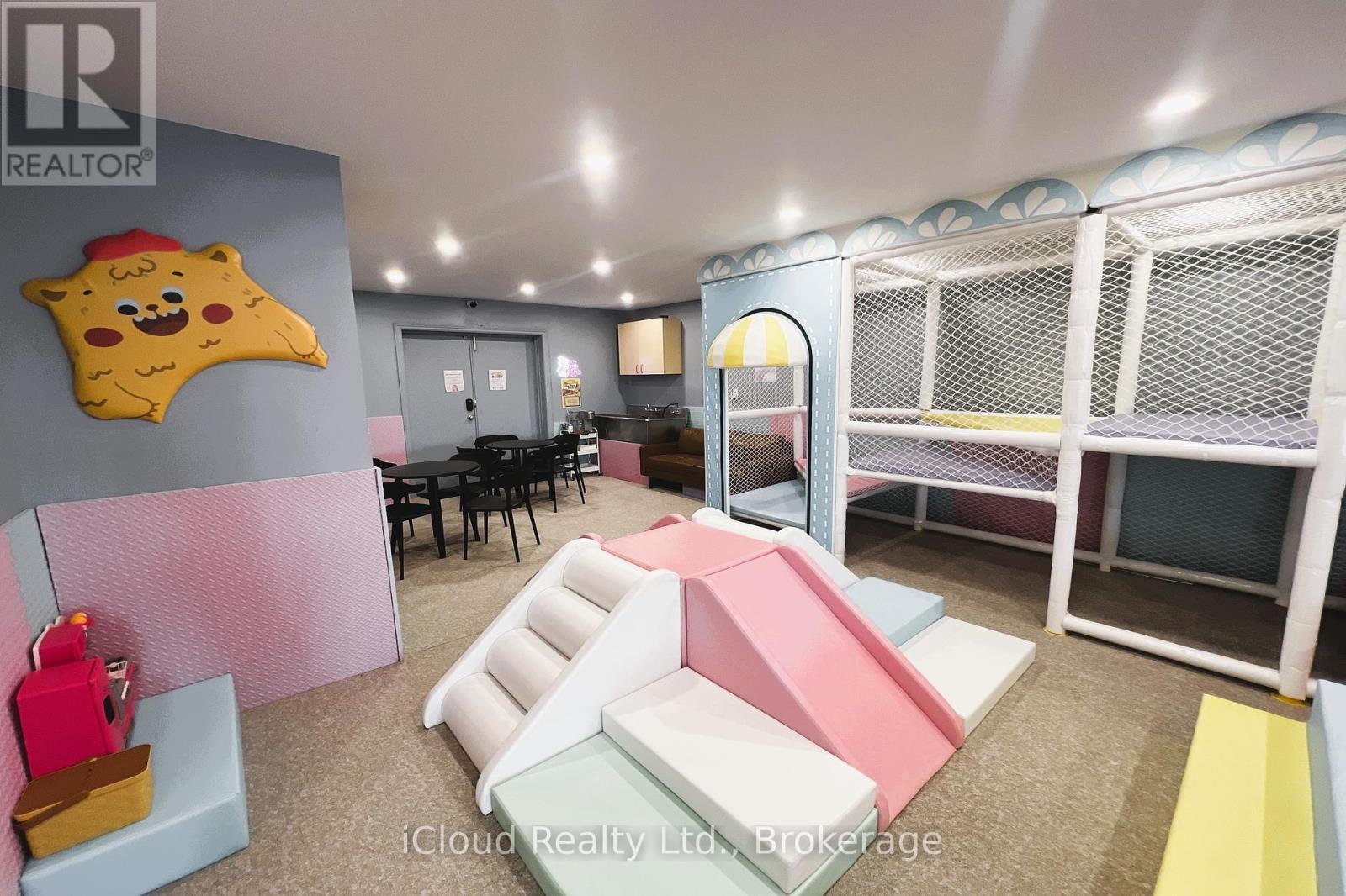 105 Holland Street E, Bradford West Gwillimbury, ON