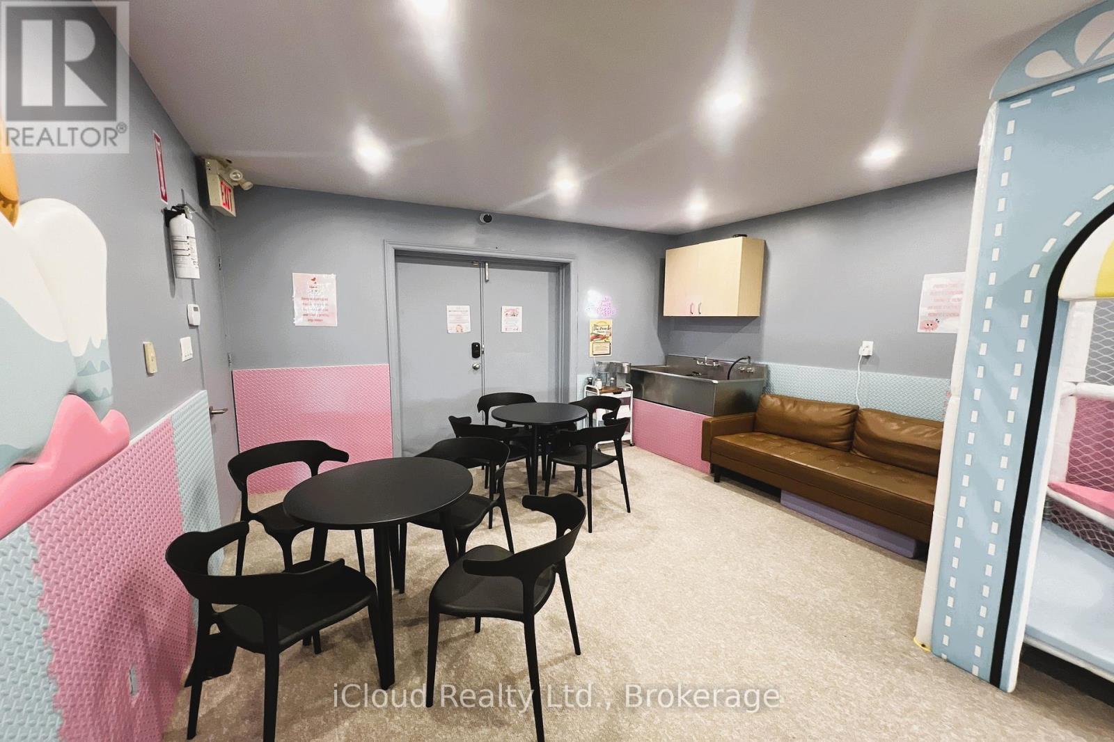 105 Holland Street E, Bradford West Gwillimbury, ON