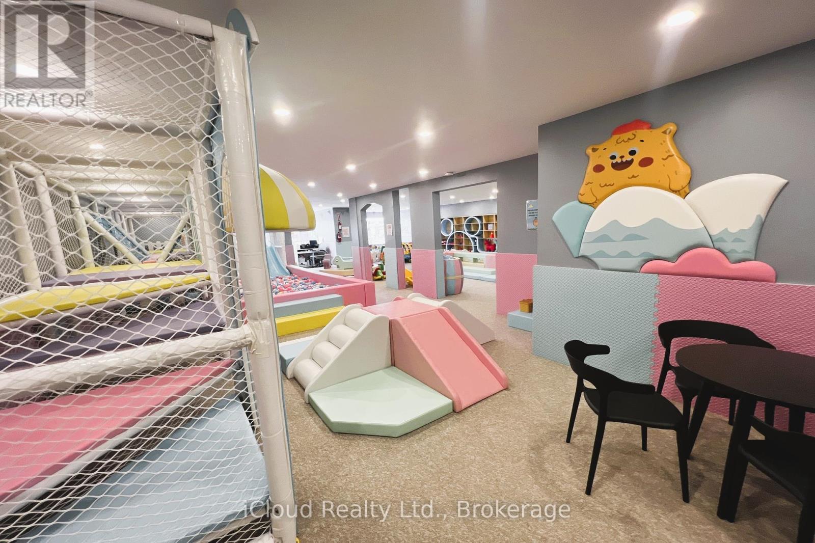 105 Holland Street E, Bradford West Gwillimbury, ON