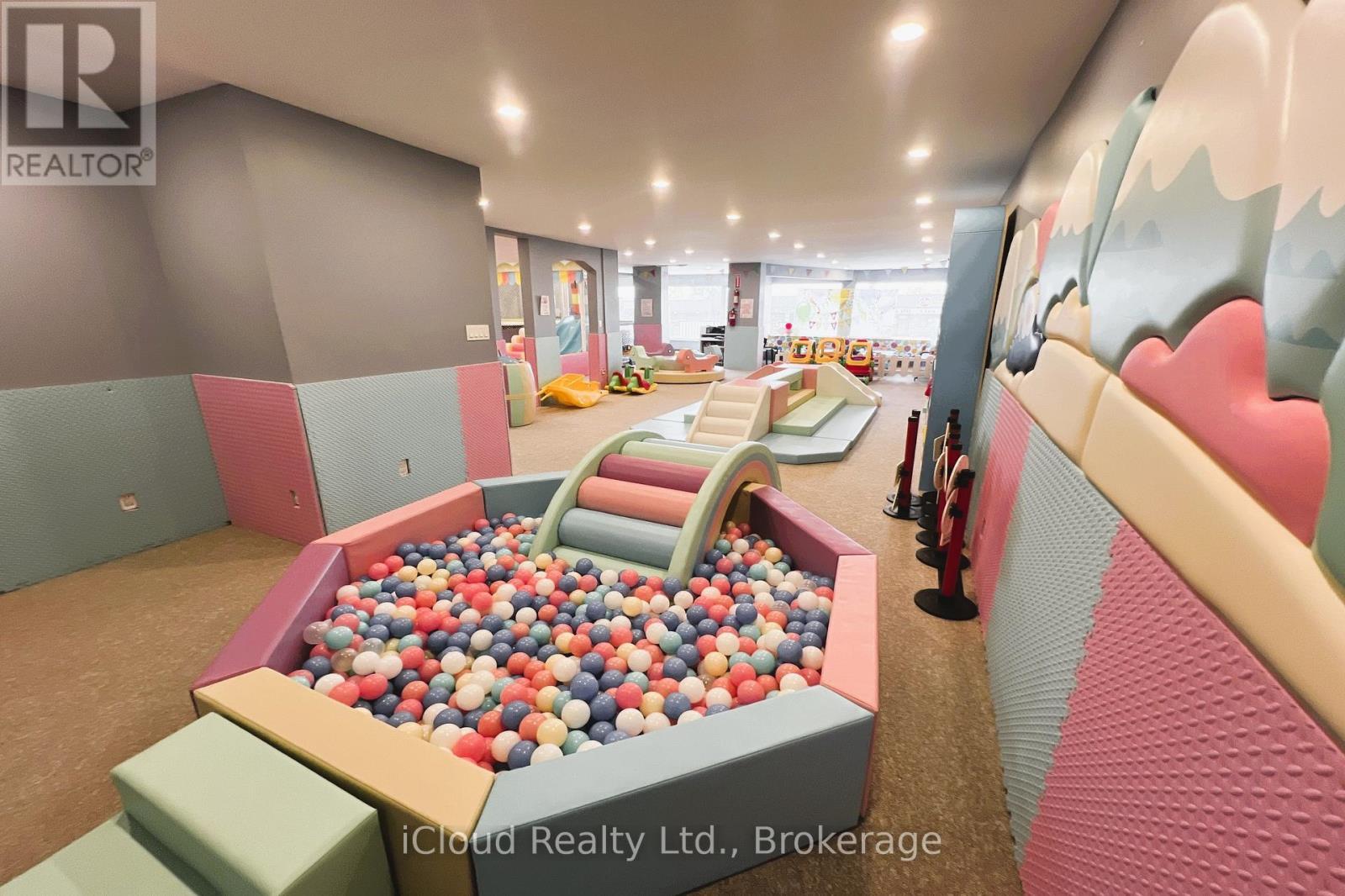 105 Holland Street E, Bradford West Gwillimbury, ON