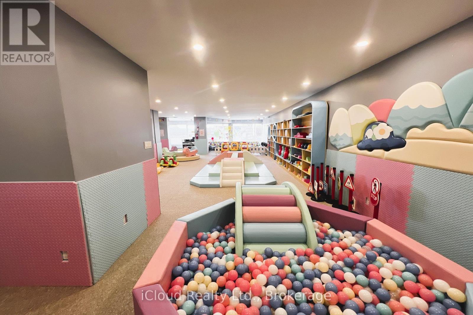 105 Holland Street E, Bradford West Gwillimbury, ON