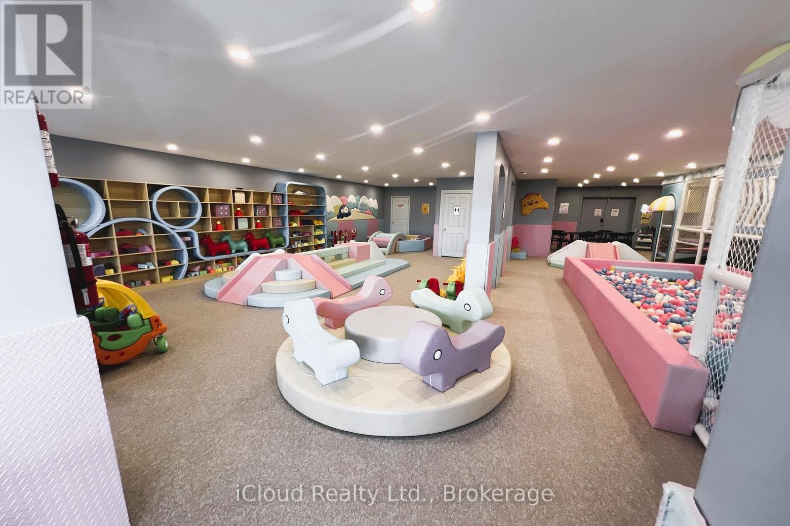 105 Holland Street E, Bradford West Gwillimbury, ON