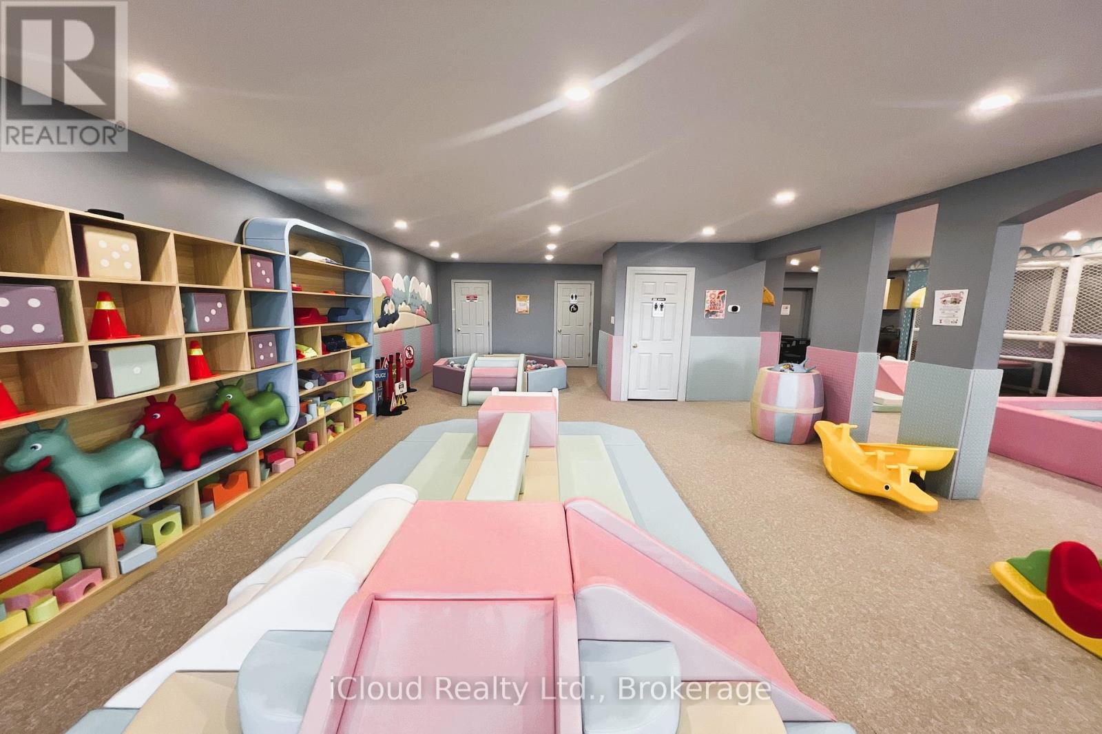 105 Holland Street E, Bradford West Gwillimbury, ON