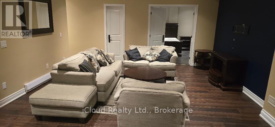 89 King High Avenue, Toronto, ON - Indoor