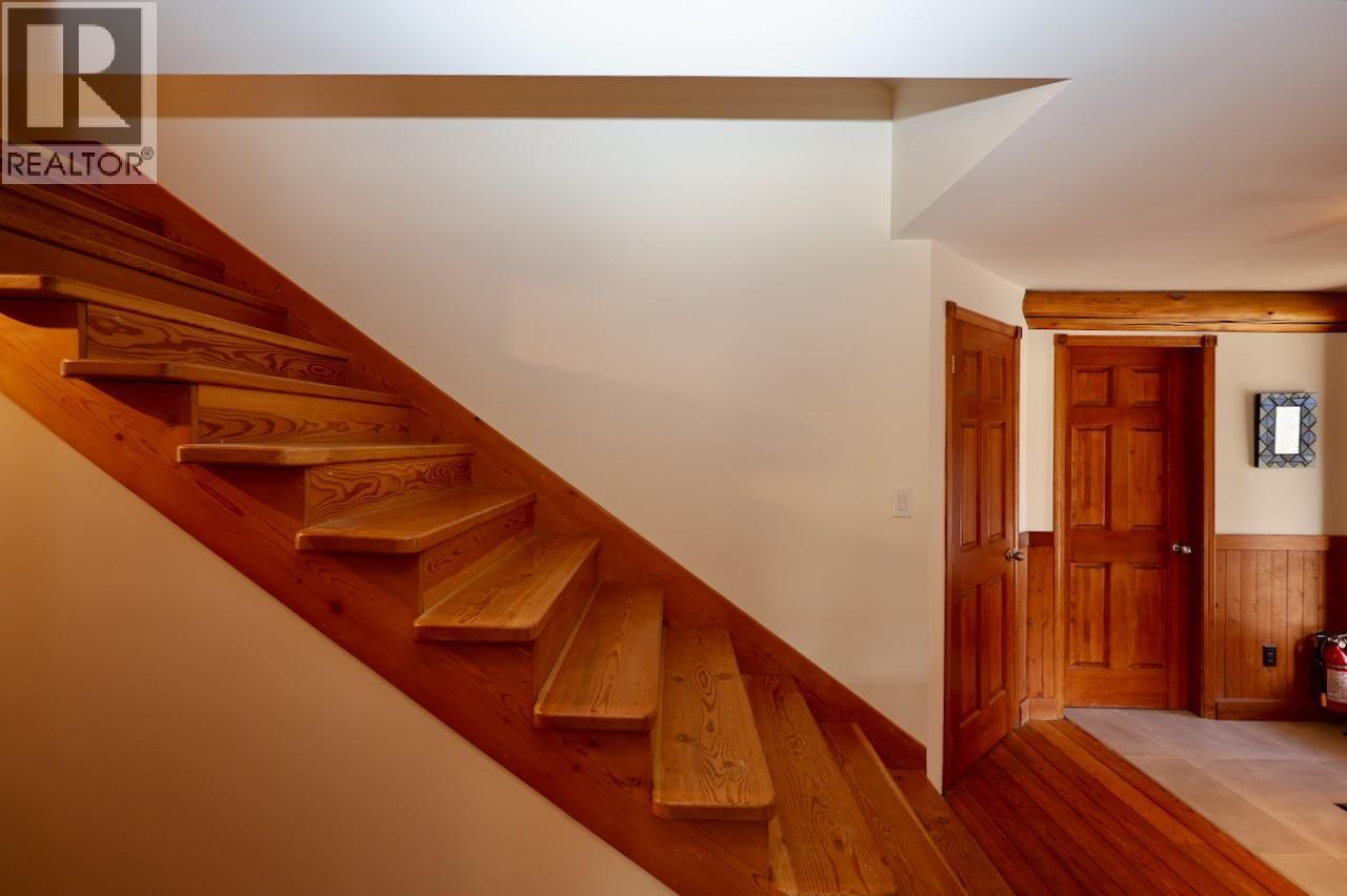 1445 Black Bear Drive, Golden, BC - Indoor Photo Showing Other Room