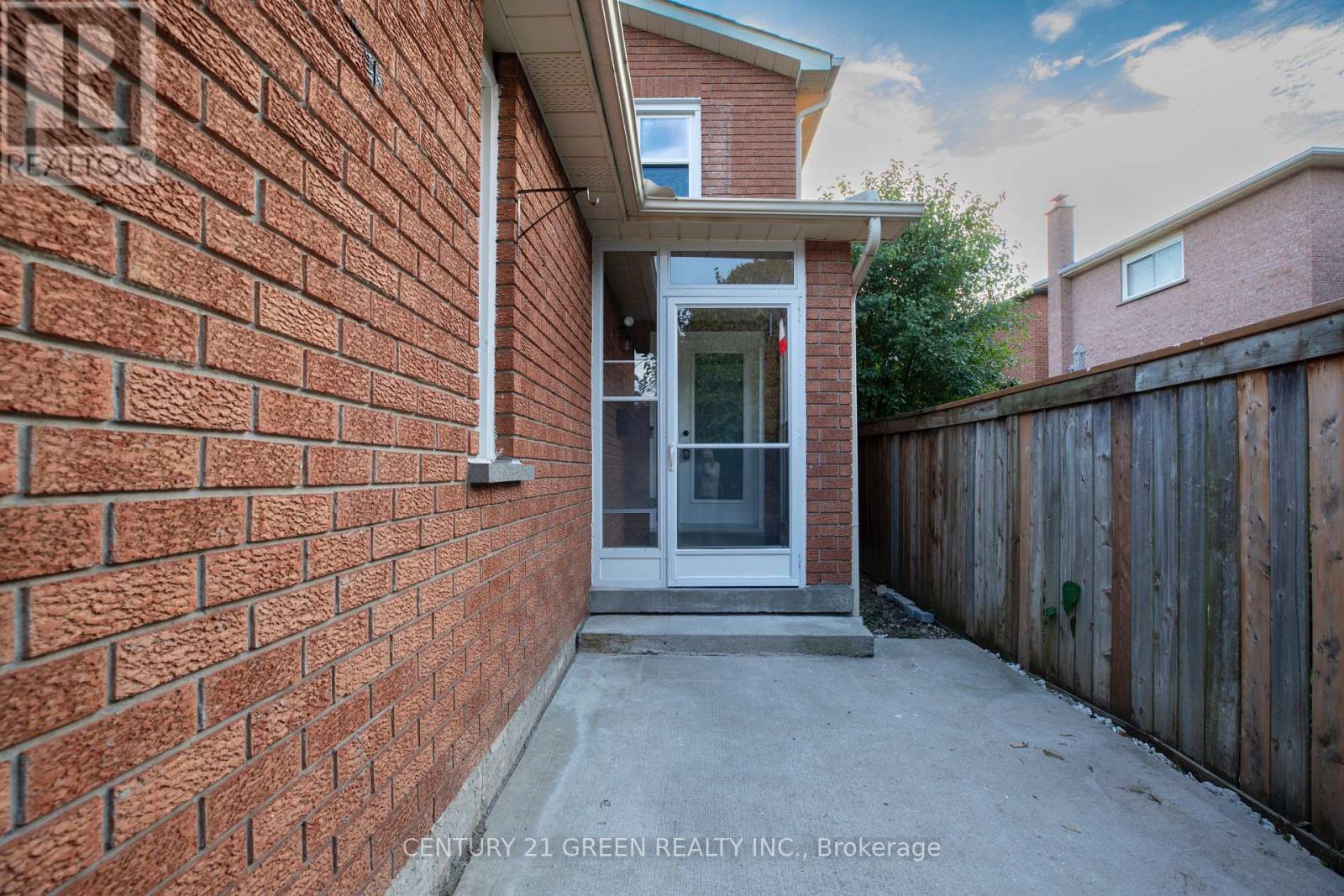 3012 Olympus Mews, Mississauga, ON - Outdoor With Exterior