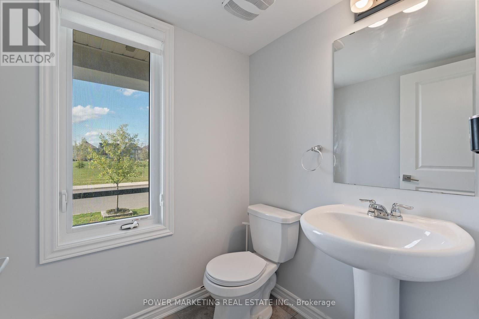 815 Henslows Circle, Ottawa, ON - Indoor Photo Showing Bathroom