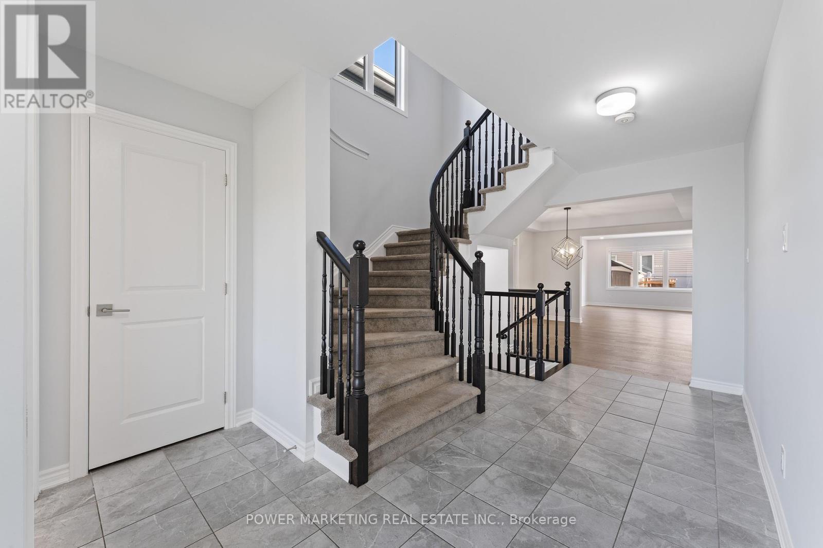 815 Henslows Circle, Ottawa, ON - Indoor Photo Showing Other Room