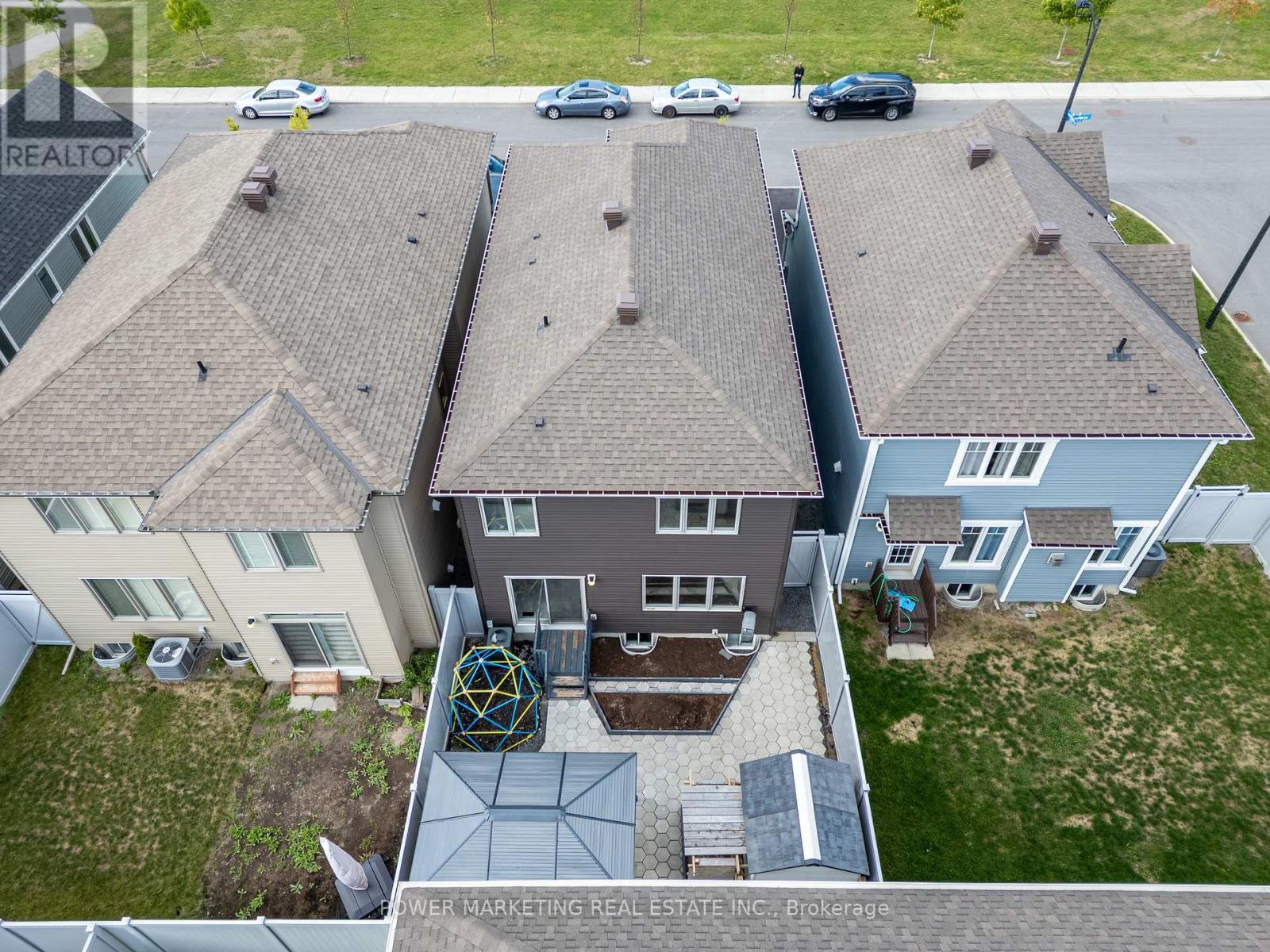 815 Henslows Circle, Ottawa, ON - Outdoor