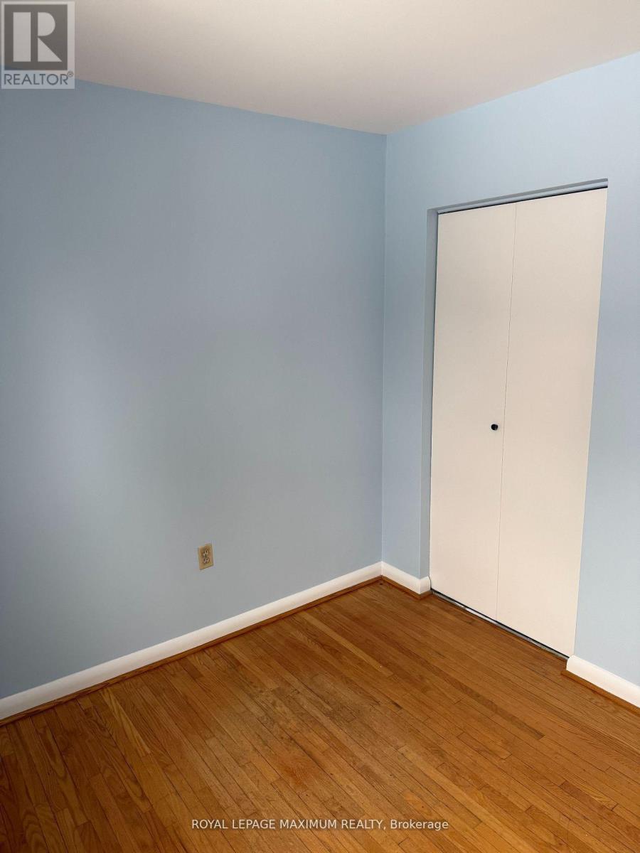 Upper - 5 Lawrence Crescent, Brampton, ON - Indoor Photo Showing Other Room