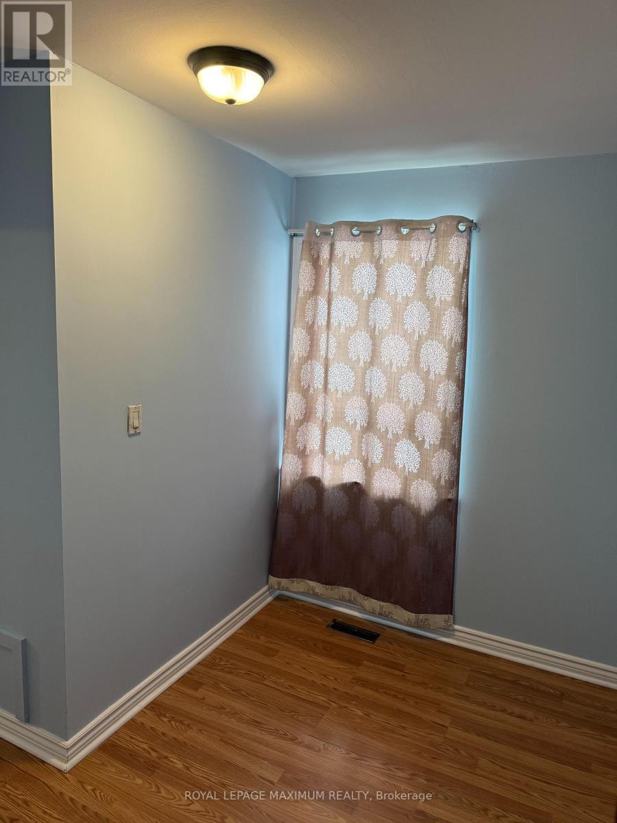 Upper - 5 Lawrence Crescent, Brampton, ON - Indoor Photo Showing Other Room