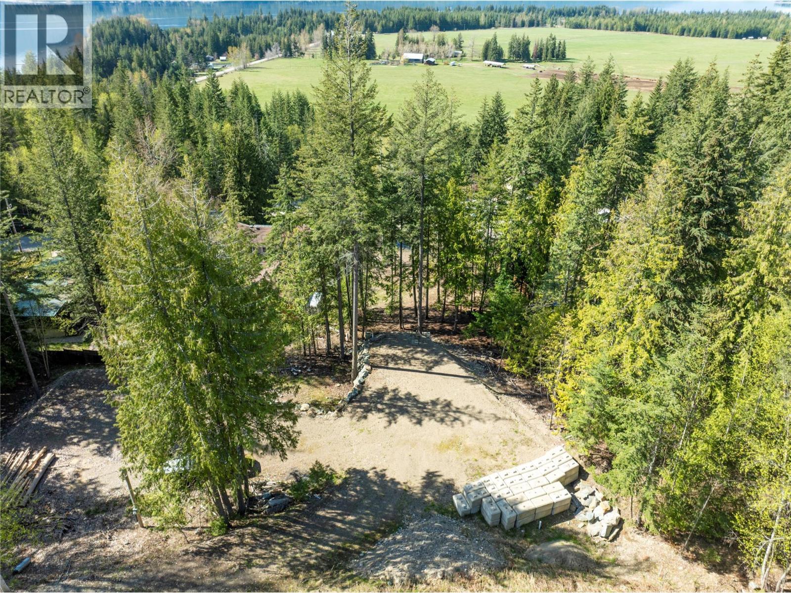 2699 Fraser Road, Anglemont, BC