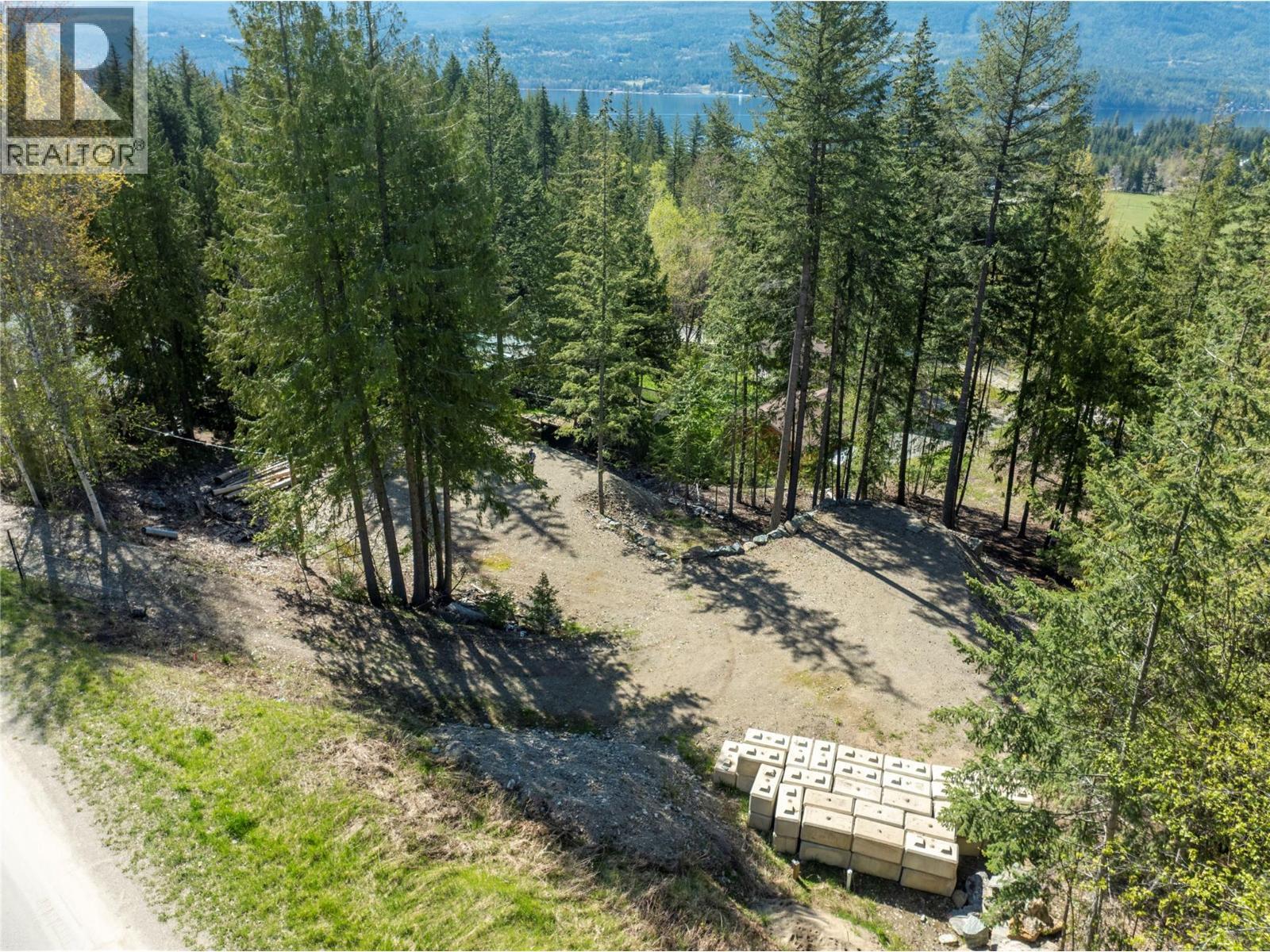 2699 Fraser Road, Anglemont, BC