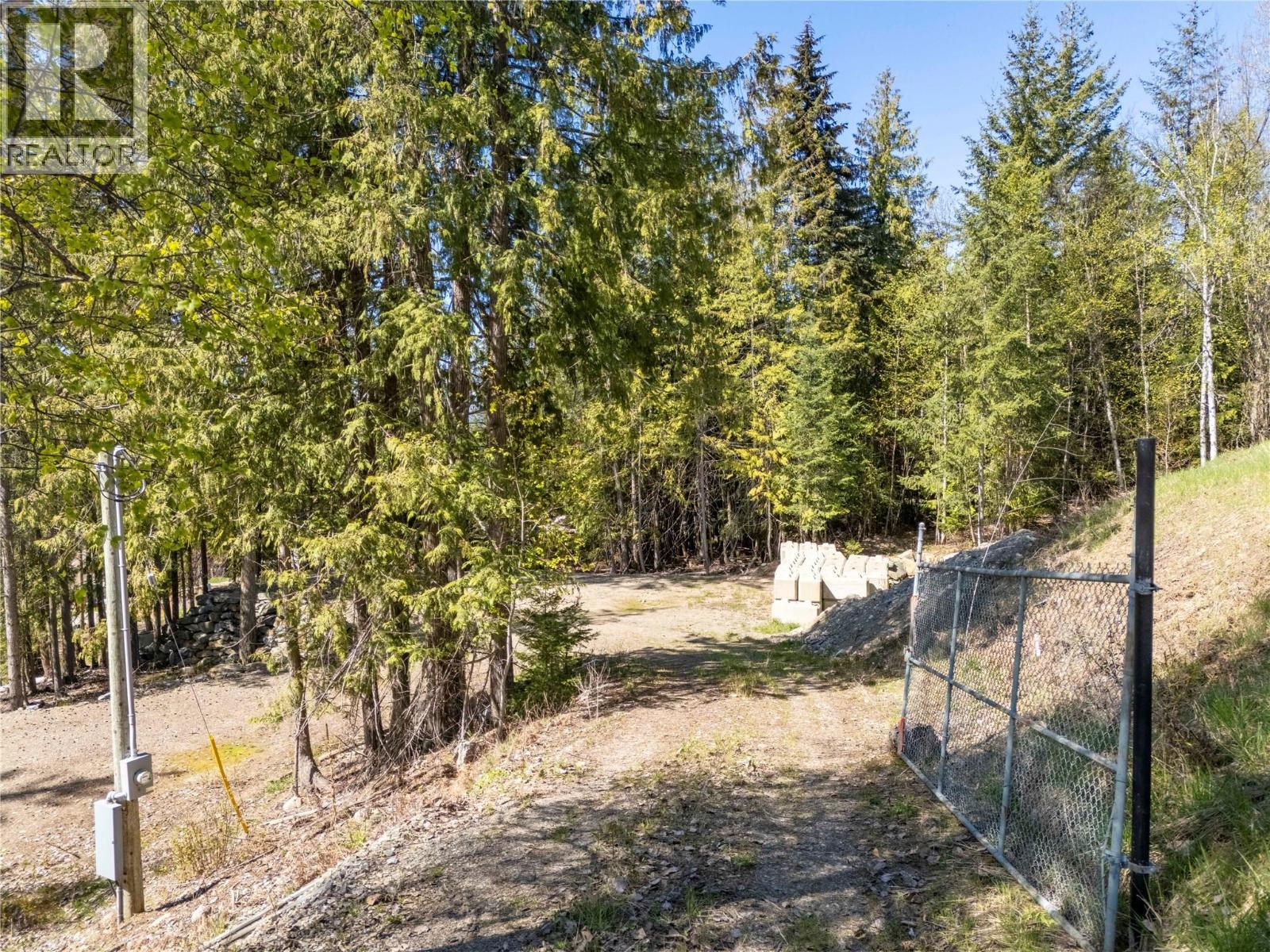 2699 Fraser Road, Anglemont, BC