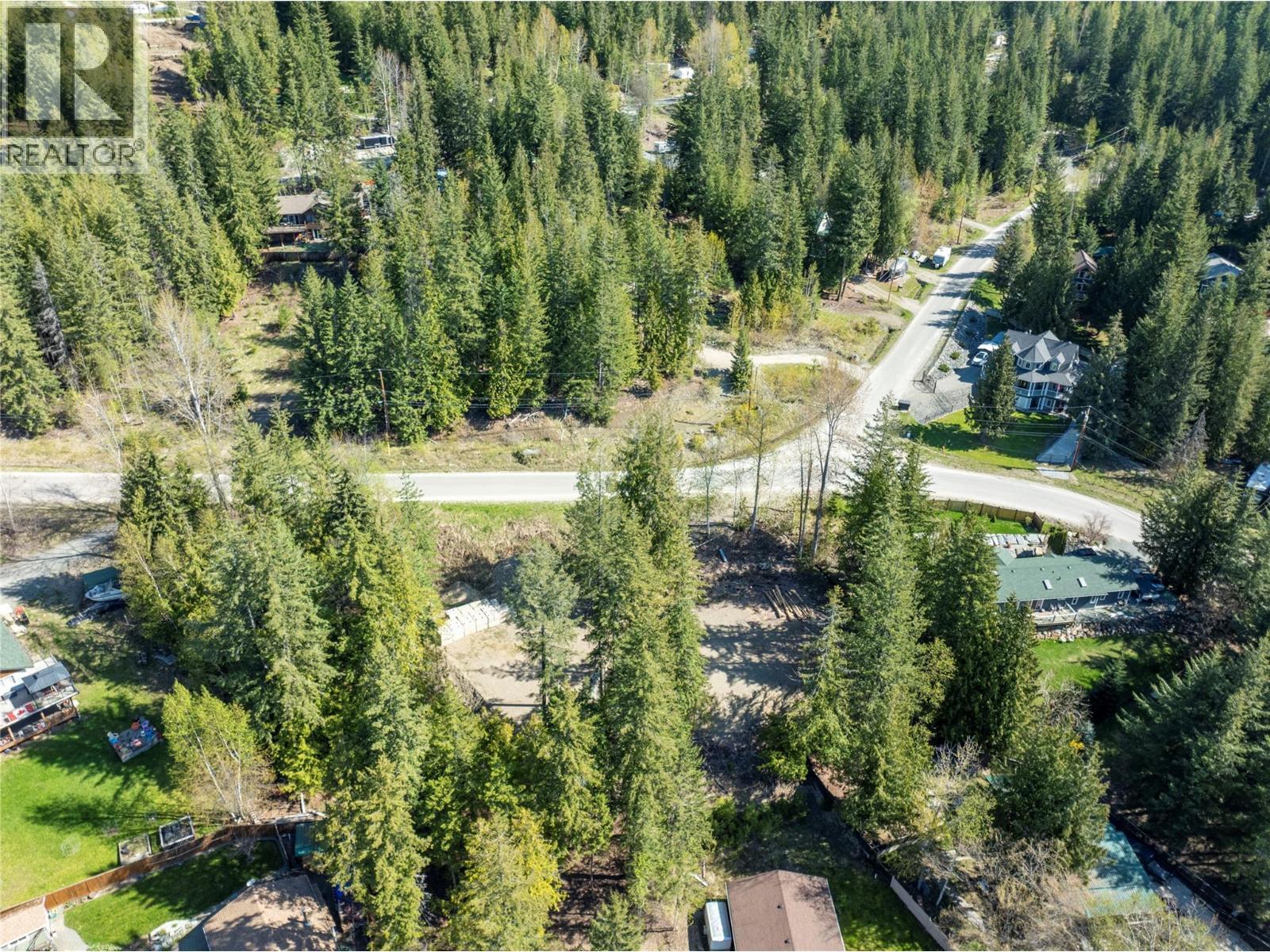 2699 Fraser Road, Anglemont, BC