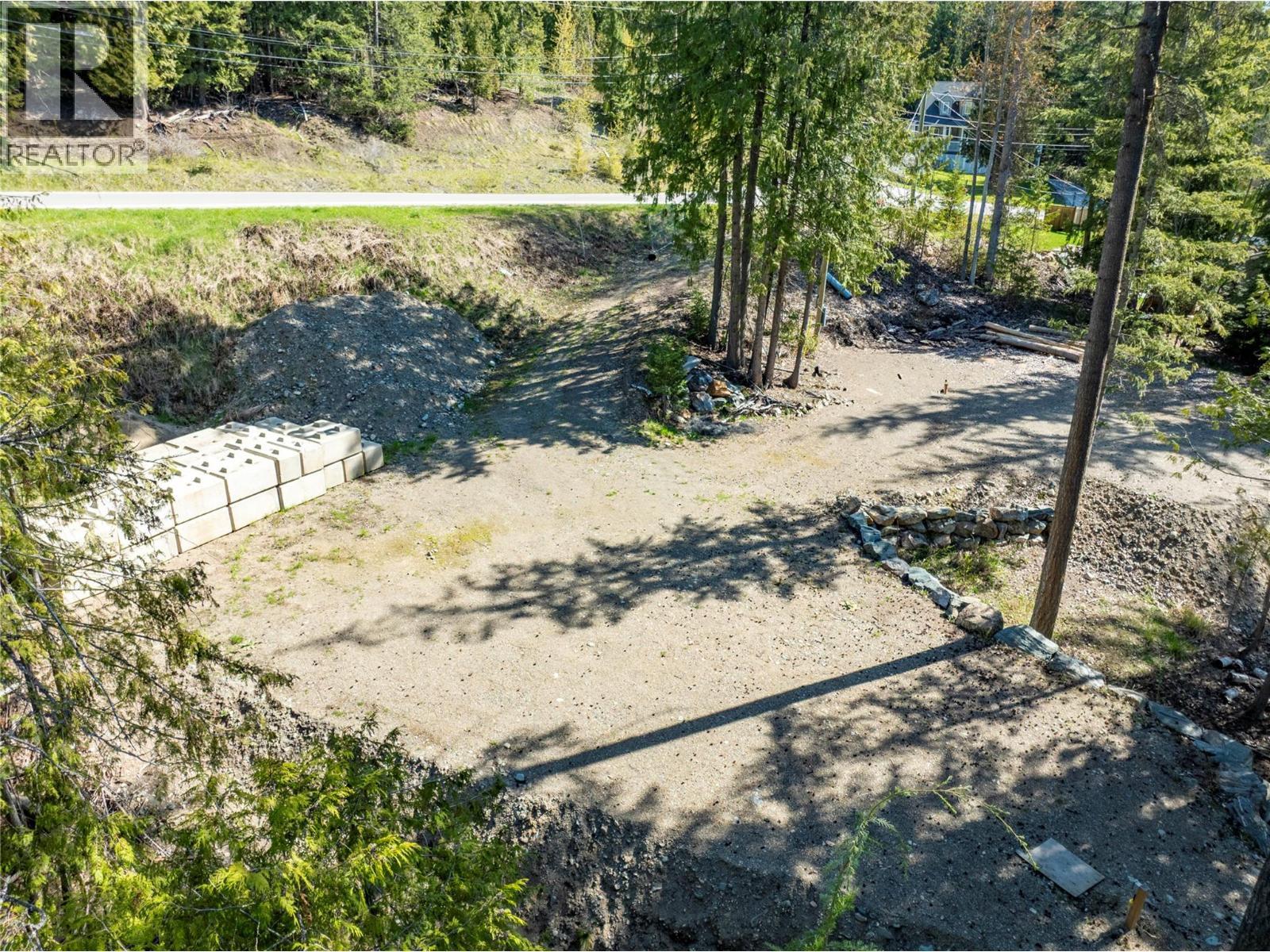 2699 Fraser Road, Anglemont, BC