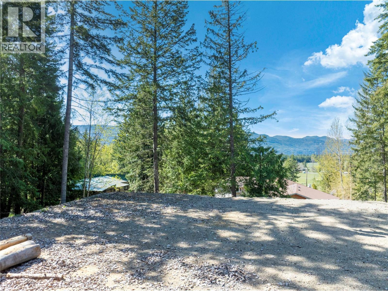 2699 Fraser Road, Anglemont, BC