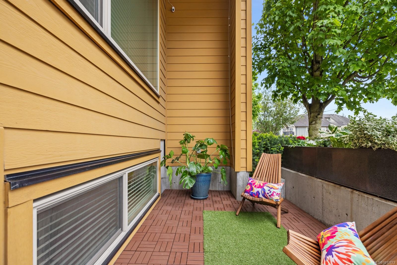 113-2733 Peatt Rd, Langford, BC