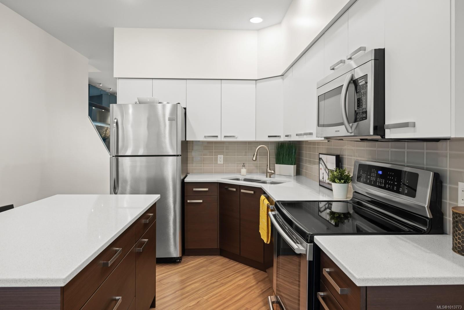 113-2733 Peatt Rd, Langford, BC