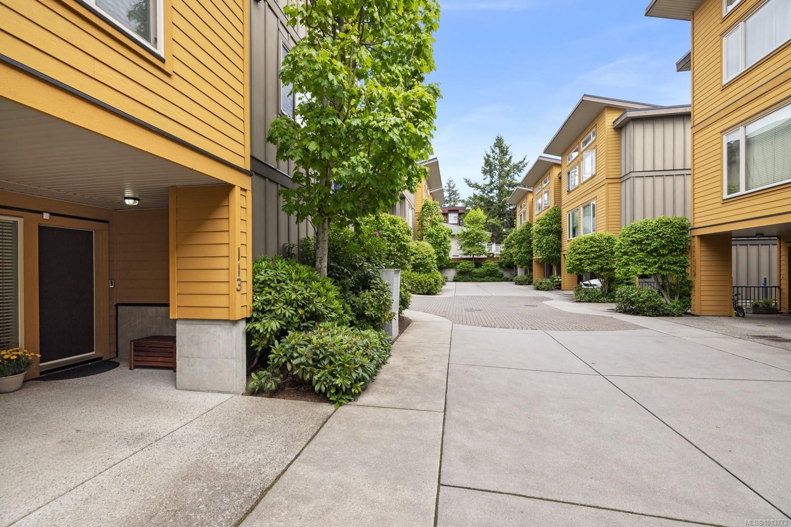 113-2733 Peatt Rd, Langford, BC