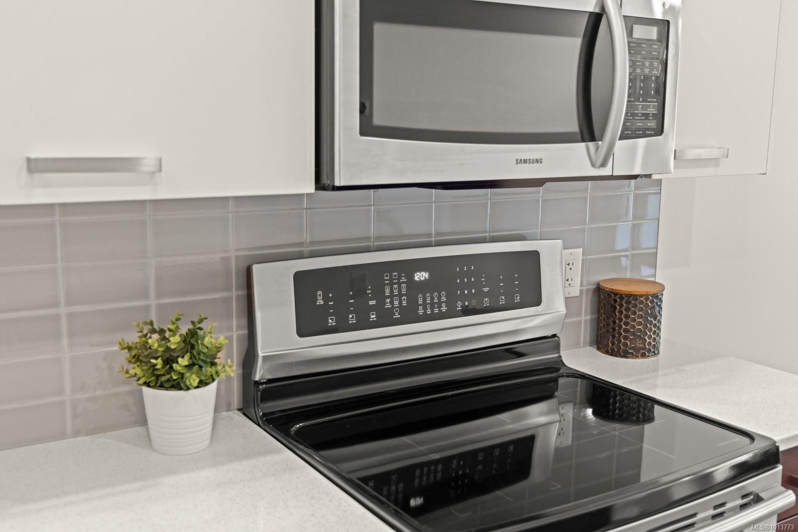 113-2733 Peatt Rd, Langford, BC