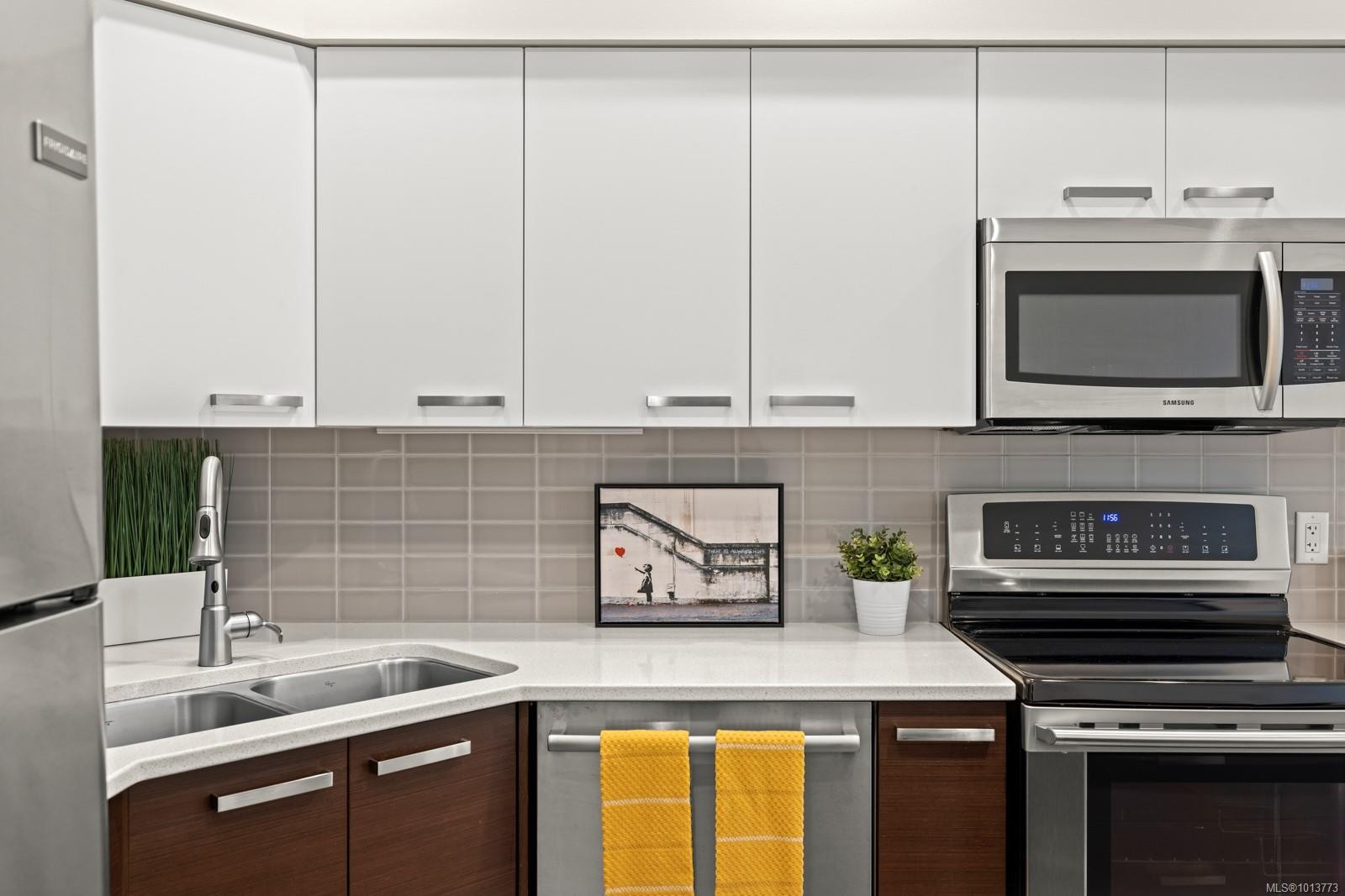 113-2733 Peatt Rd, Langford, BC