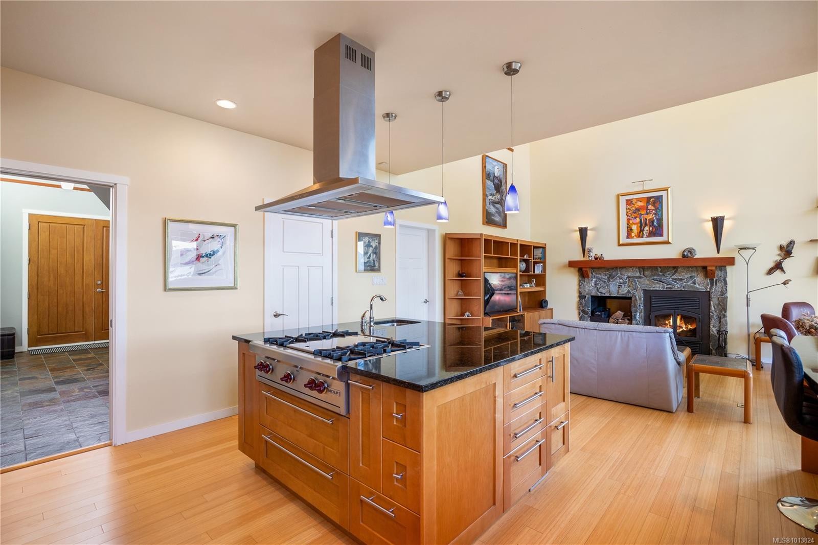 5898 Race Point Rd, Campbell River, BC