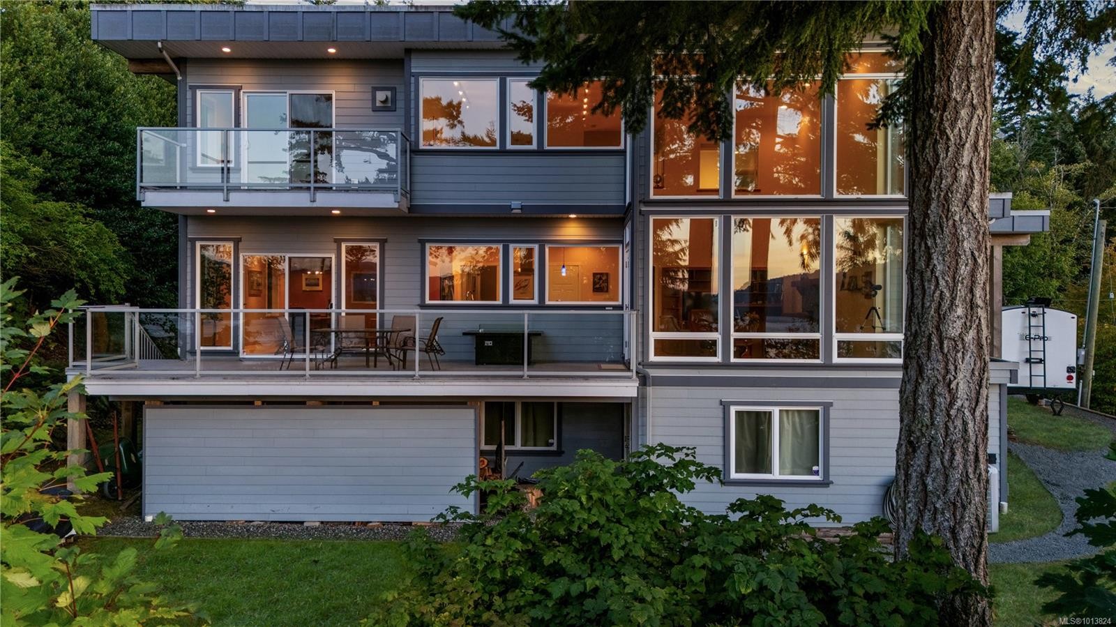 5898 Race Point Rd, Campbell River, BC