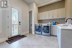 mudroom/laundry -