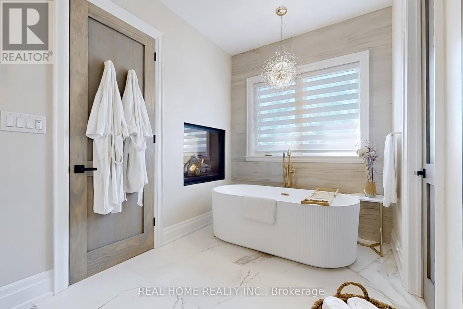 main ensuite - 8 Knowles Crescent, Seguin, ON - Indoor Photo Showing Bathroom