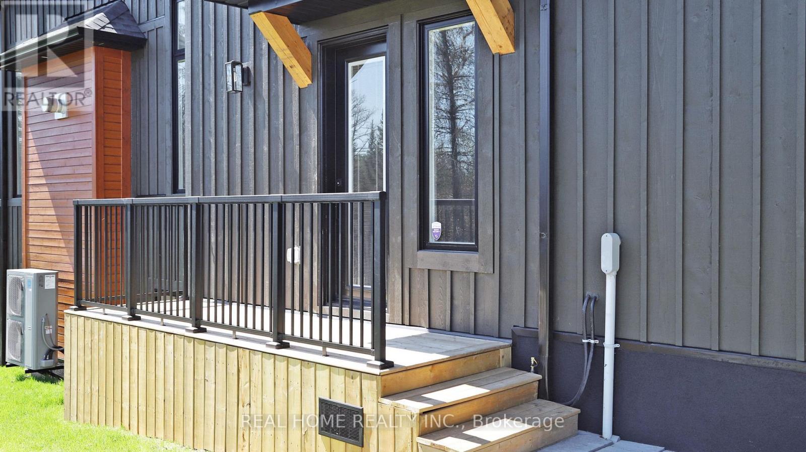 side entrance to mudroom - 8 Knowles Crescent, Seguin, ON - Outdoor With Exterior